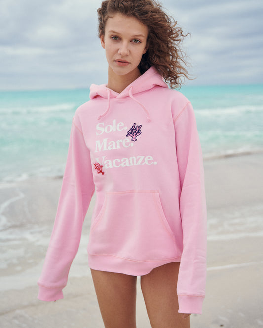 Różowa bluza z kapturem Sole Mare Vacanze. Motyw rafy koralowej z naszej kolekcji Sardegna. Bluza posiada miękką, 'misiową' podszewkę, zapewniając ciepło i delikatność na skórze. Idealnie sprawdzi się na każdą pogodę.