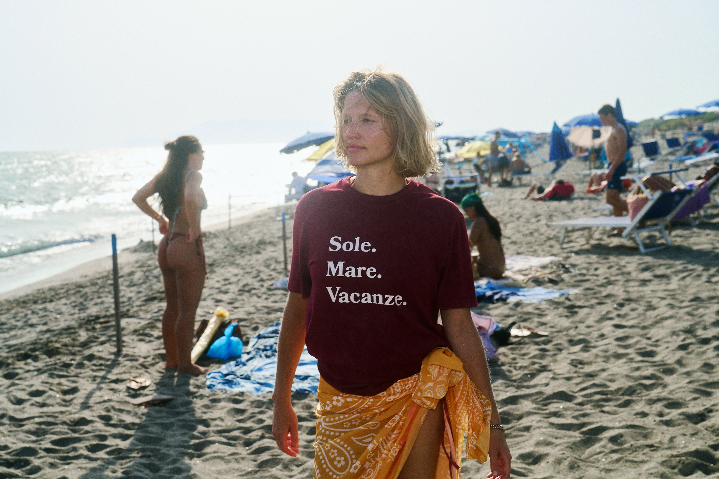 Bordowy T-shirt Unisex z Efektem Sprania | Sole Mare Vacanze


