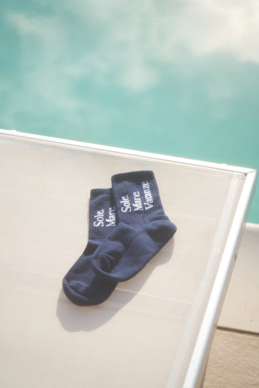 Sole Mare Vacanze Navy Socks - Perfect for workouts or daily challenges. Italian gift. Italian Christmas gift. Classic 80s workout style. 