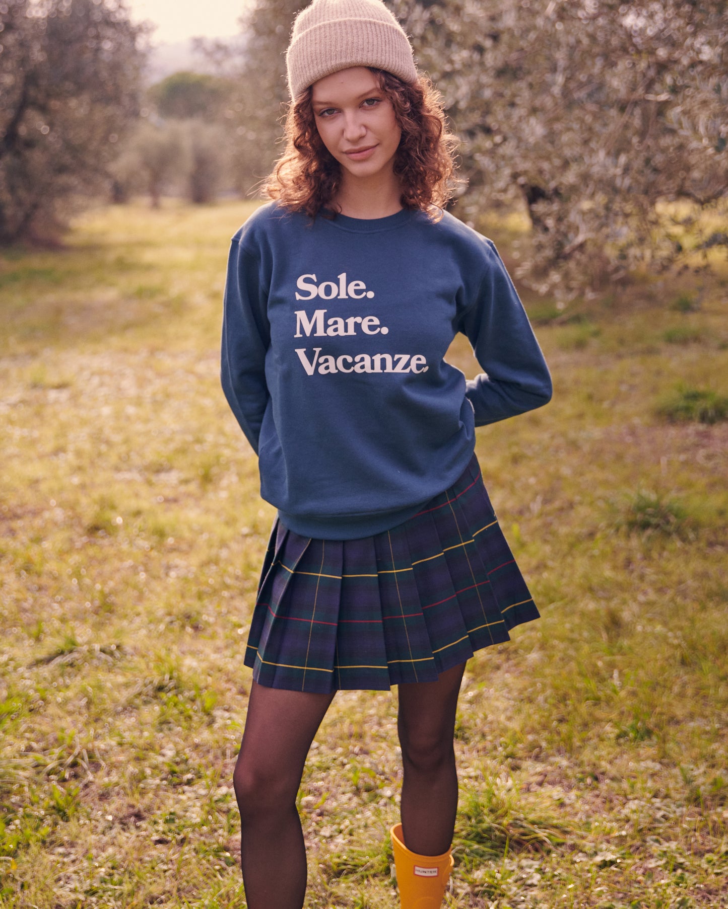 Say buongiorno Italia with our solemarevacanze sweatshirt. Organic fabric. Product designed in Italy and made in Poland.