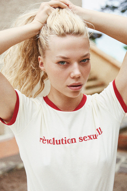 Kremowa koszulka vintage. Francuski styl i mocny przekaz. Rewolucja kobiet. Girl Power. Girls Revolution.