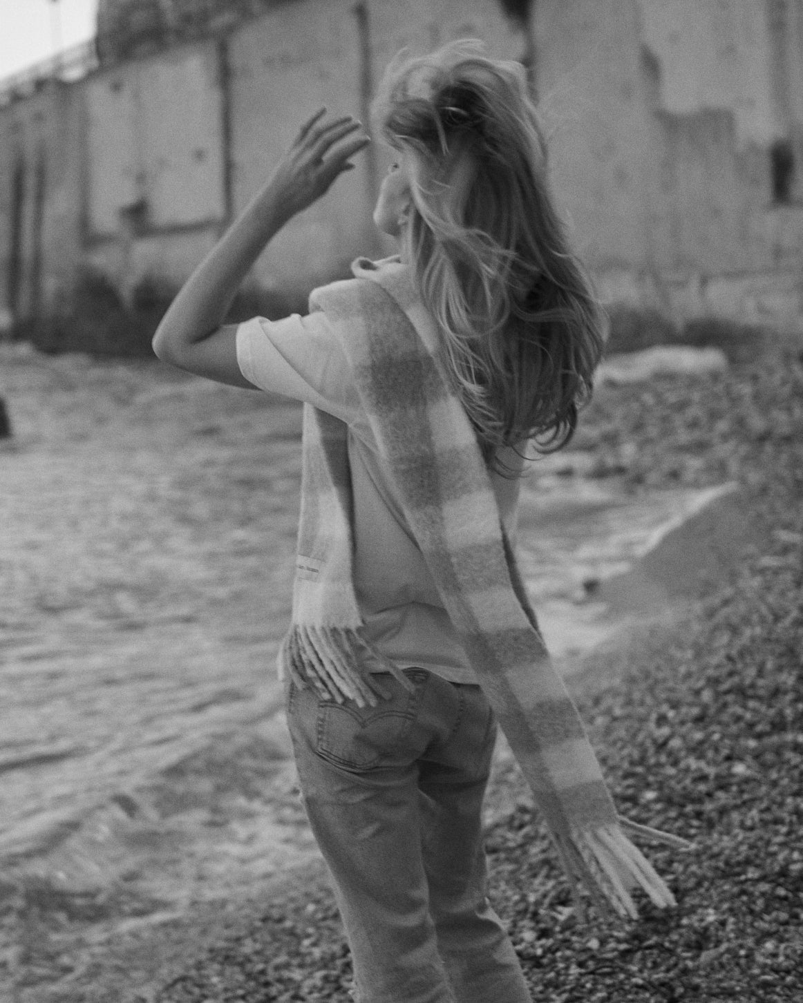 Szal Sole Mare Vacanze – włoska jakość, 100% mieszanka alpaki i wełny, unikatowy wzór w kratę, pastelowe kolory.
Sole Mare Vacanze scarf – Italian quality, 100% alpaca and wool blend, unique plaid pattern, pastel tones.