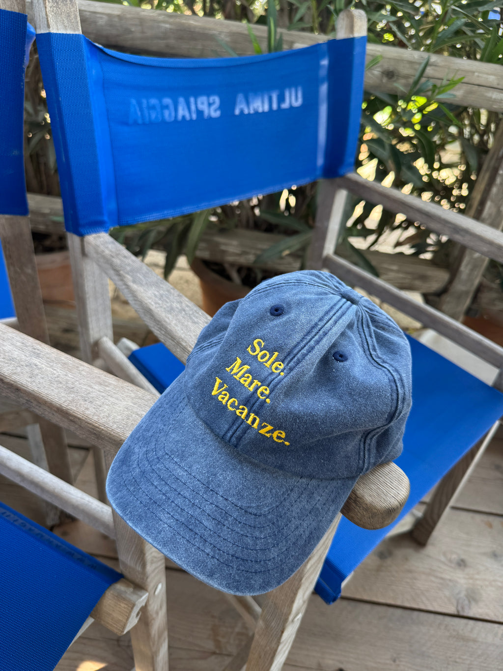 Sole Mare Vacanze baseball cap in denim blue – minimalist summer wardrobe essential