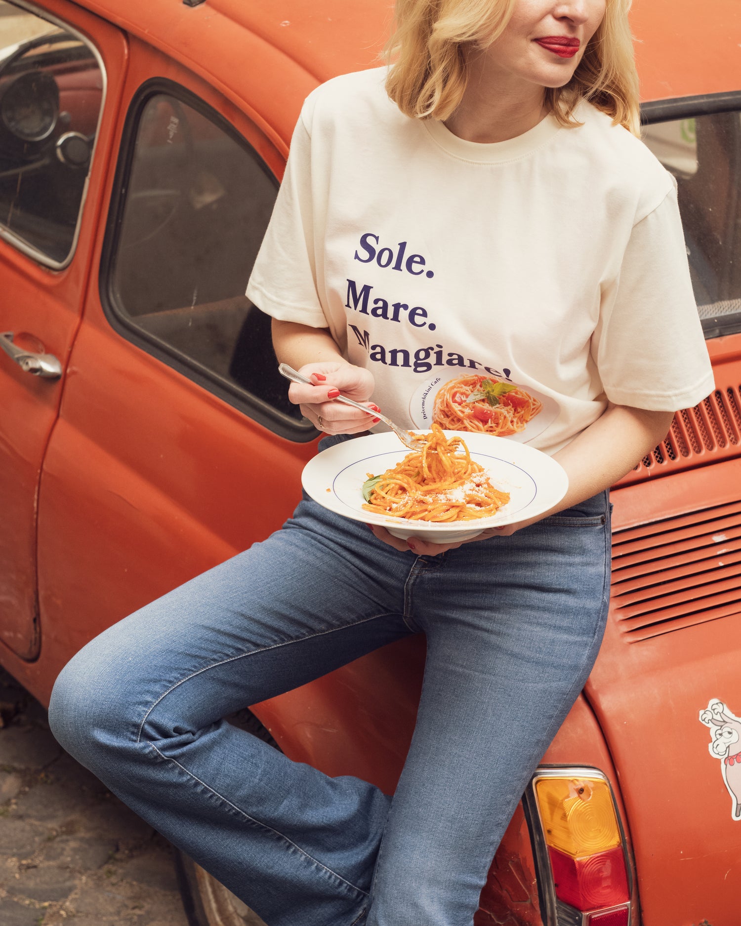 Kremowy t-shirt unisex Sole Mare Mangiare. Dla foodielovers i miłośników spaghetti. Pizza, pasta, amore e Roma. 