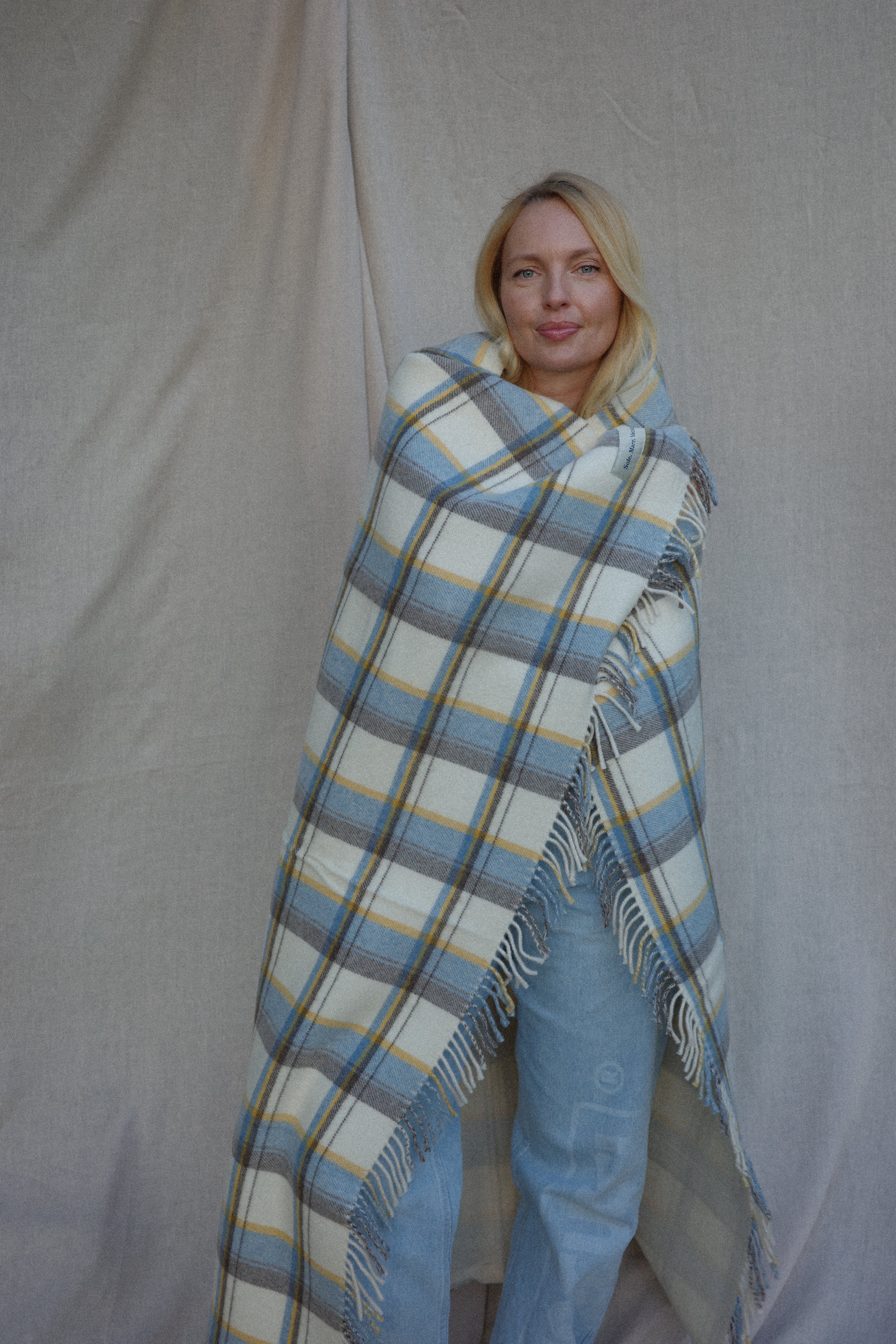Wool Plaid Blanket by Sole Mare Vacanze – Timeless Warmth, Italian Elegance
