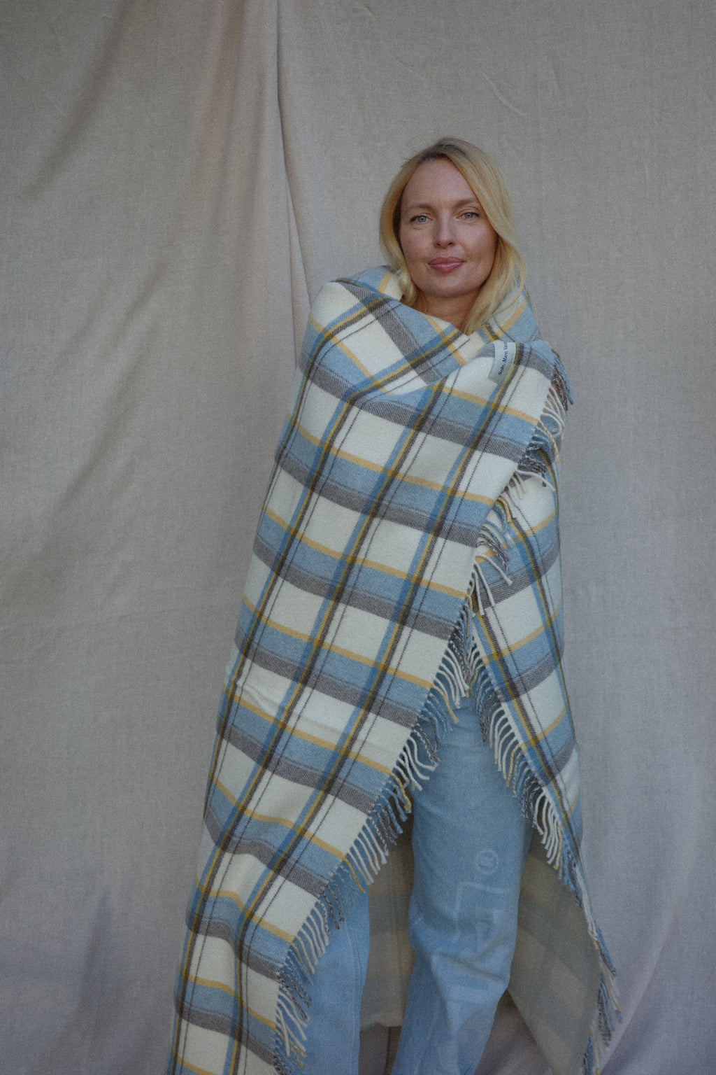 Wool Plaid Blanket by Sole Mare Vacanze – Timeless Warmth, Italian Elegance
