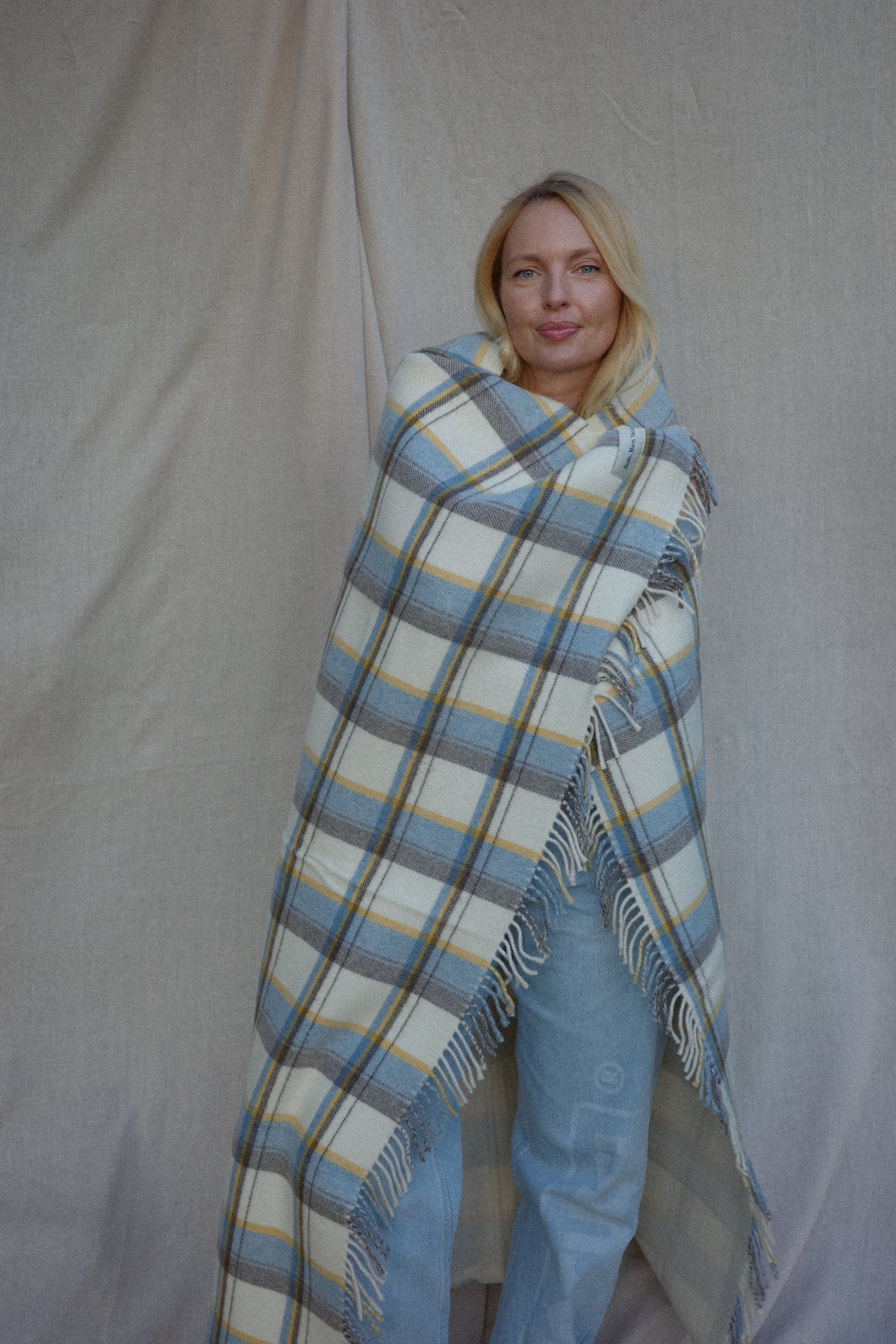 Wool Plaid Blanket by Sole Mare Vacanze – Timeless Warmth, Italian Elegance
